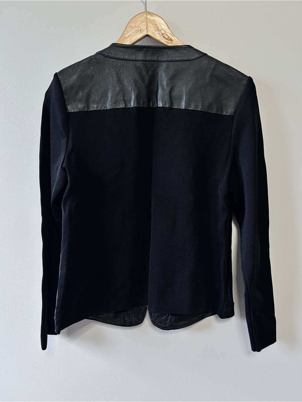 Genuine Leather Floral Applique Knit Black Full Zip Sweater Women’s small layer - Picture 2 of 9